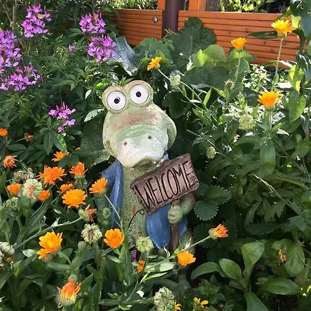 Gastehaus Schirner 니더라우